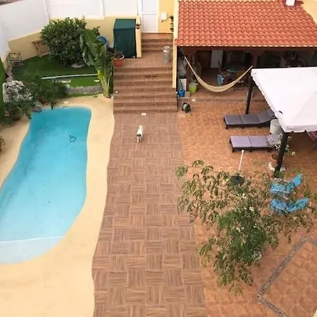 Adosado Con Piscina Privada En Candelaria Santa Cruz de Tenerife